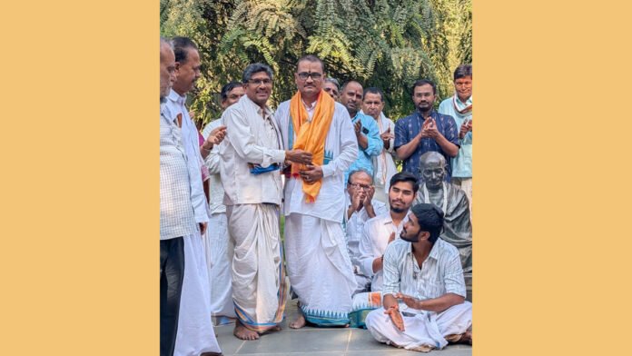 A temple in Gujarat is a great tribute to Chandra Shekhar