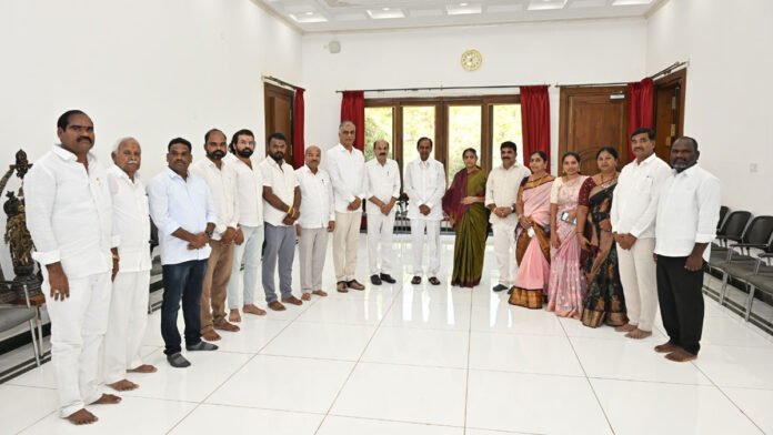 MLA Chinta Prabhakar meet former CM KCR