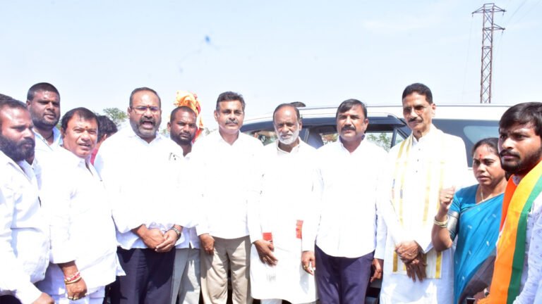 bjp-leader-nemalikonda-venumadhav-welcomed-laxman